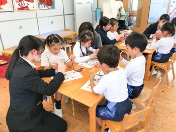 年長組　編み物体験