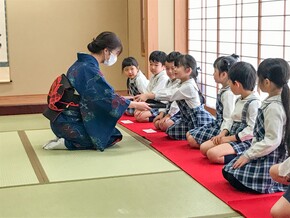 年長組　礼法の時間