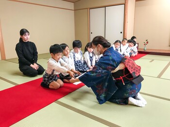 年長組　礼法の時間